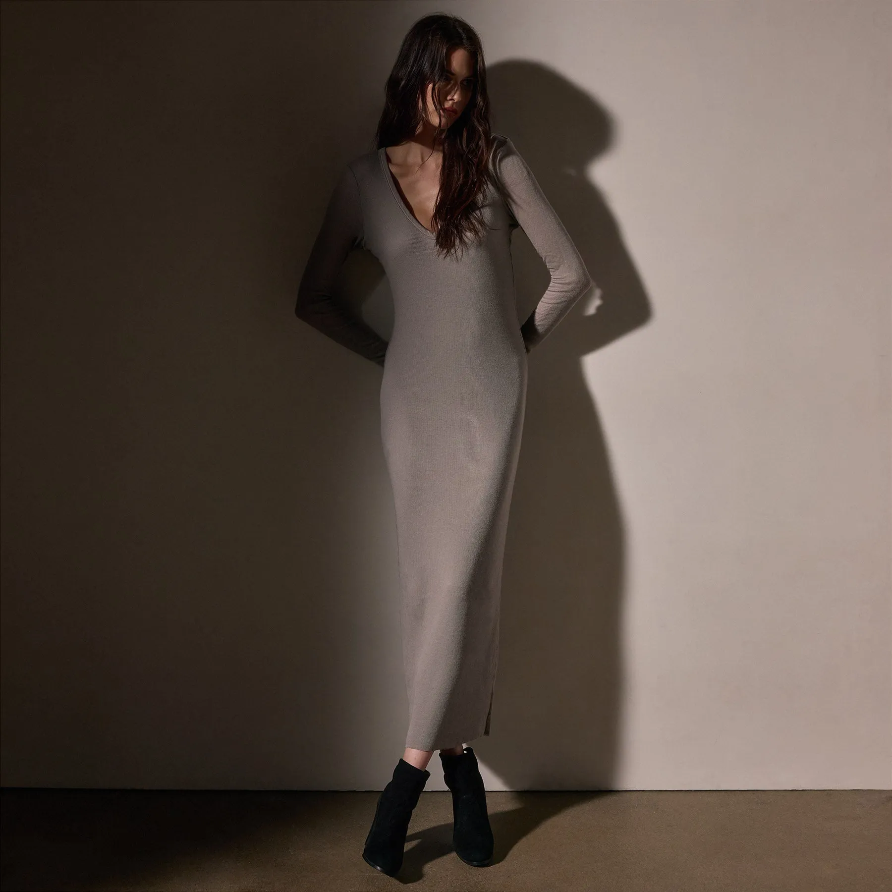 Cashmere Rib Deep V Neck - Dapple